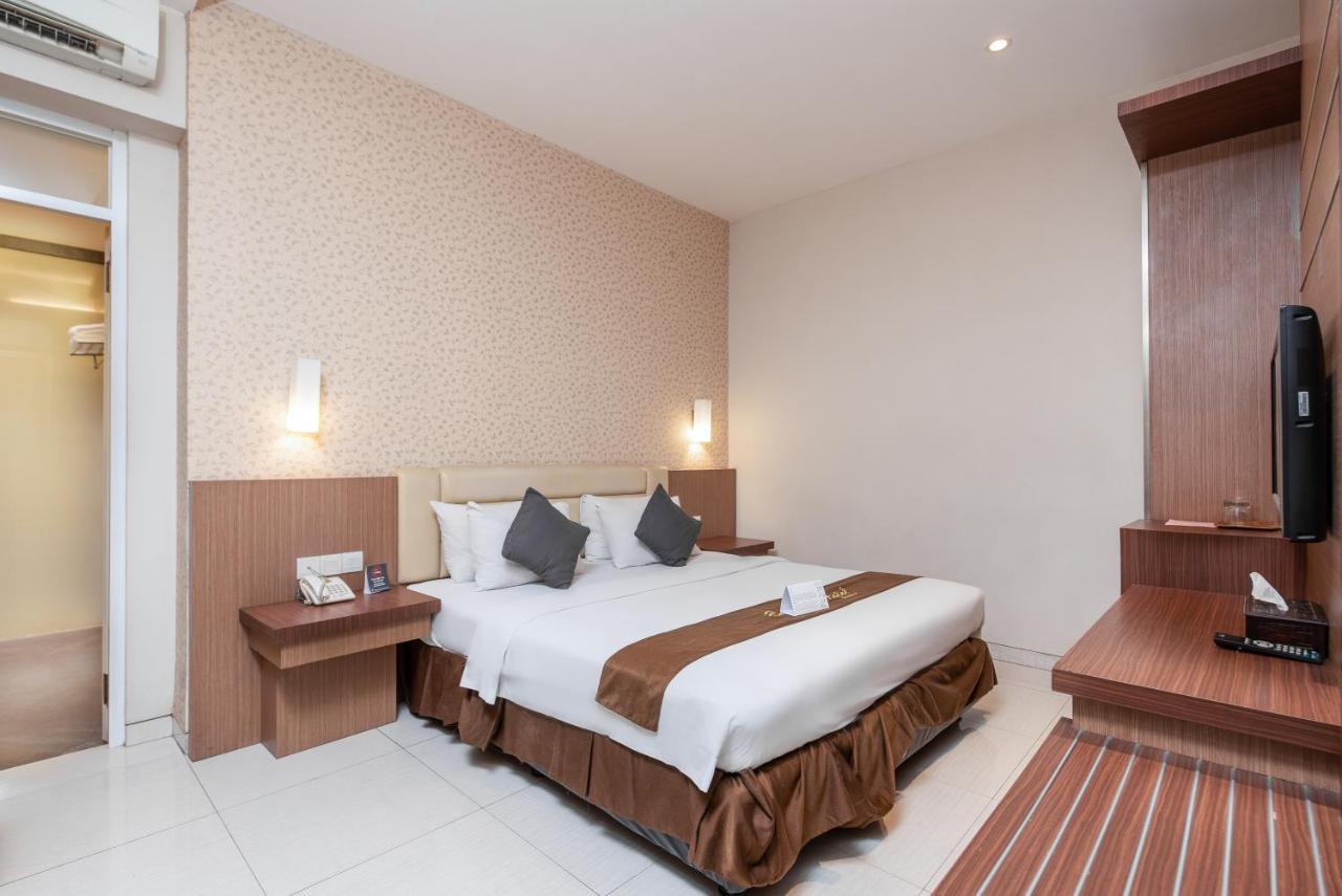 Life Emerald Hotel Surabaya Dış mekan fotoğraf