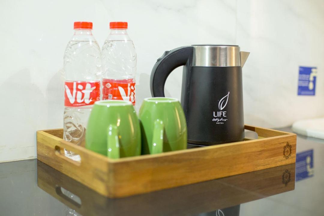 Life Emerald Hotel Surabaya Dış mekan fotoğraf