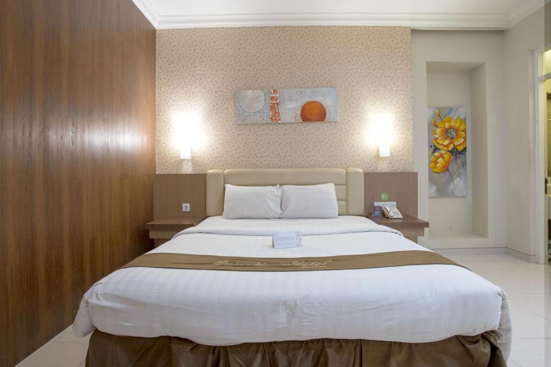 Life Emerald Hotel Surabaya Dış mekan fotoğraf