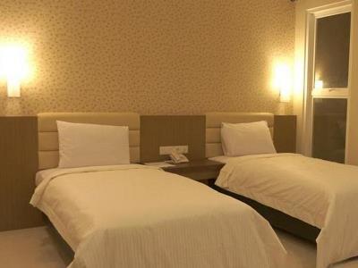 Life Emerald Hotel Surabaya Dış mekan fotoğraf